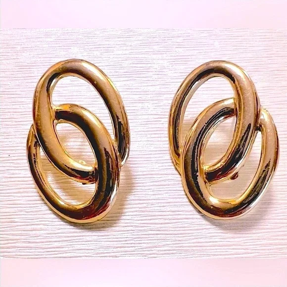 Macy’s Gold Geometric Earrings with Interlocking Ovals - Picture 2 of 3